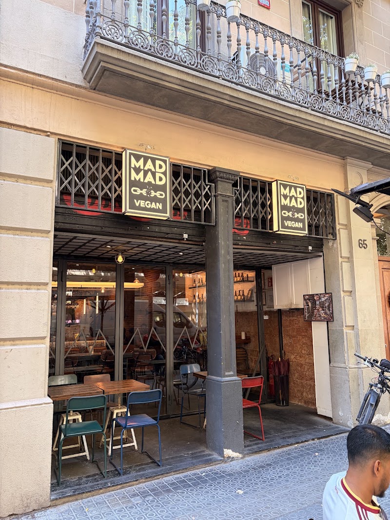 Mad Mad Vegan Barcelona - Mad Mad Vegan Barcelona Carrer d'Aribau, 65, Eixample, 08008 Barcelona, Spain