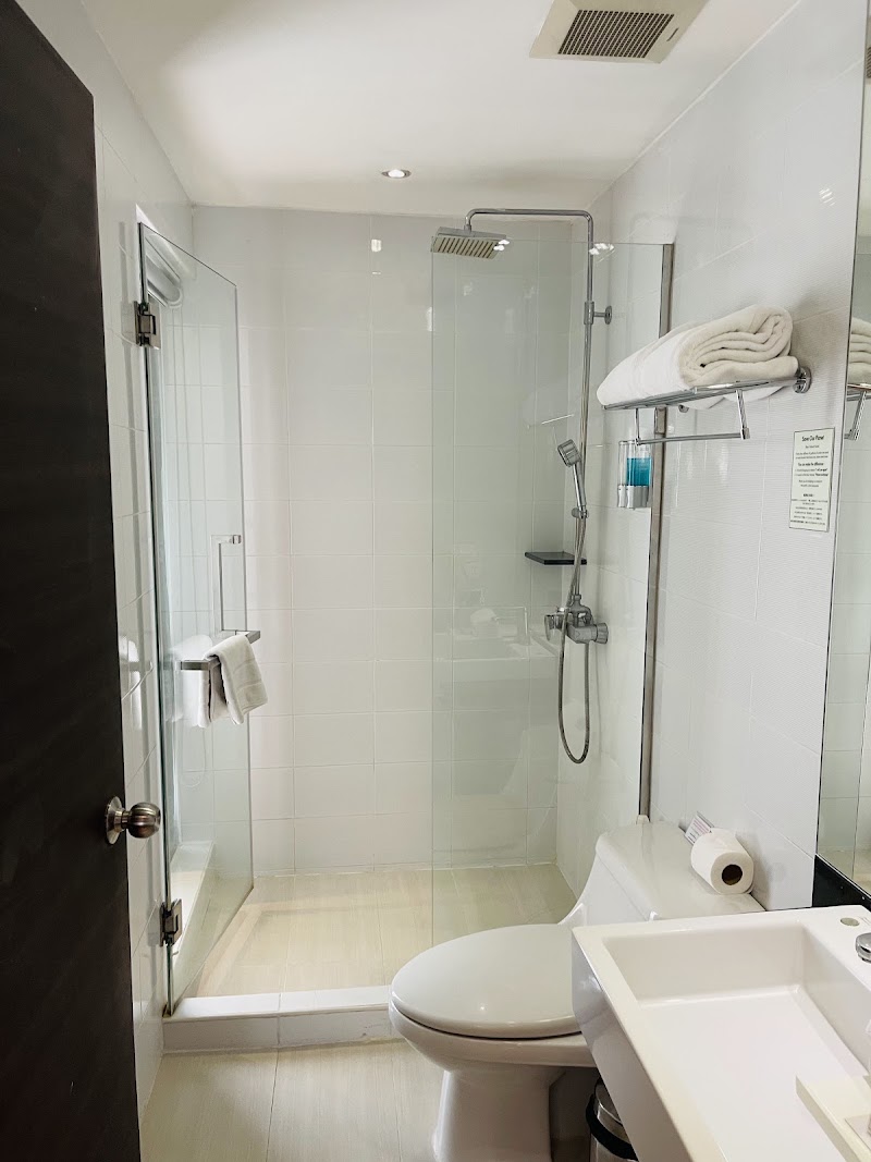 Sukhumvit Suites Hotel - Sukhumvit Suites Hotel 403-403/1, 407 407/1 Sukhumvit Rd, Khwaeng Khlong Toei Nuea, Watthana, Krung Thep Maha Nakhon 10110, Thailand