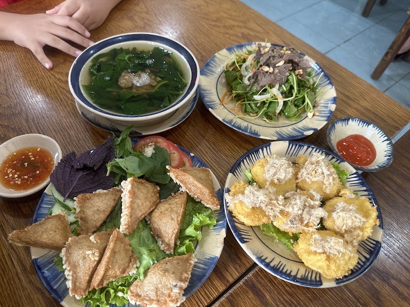 Cơm Nhà Nha Trang - 베트남 밥 전문점 - Cơm Nhà Nha Trang - 베트남 밥 전문점, 45 Đ. Lê Đại Hành, Nha Trang, Khánh Hòa 650000, Vietnam