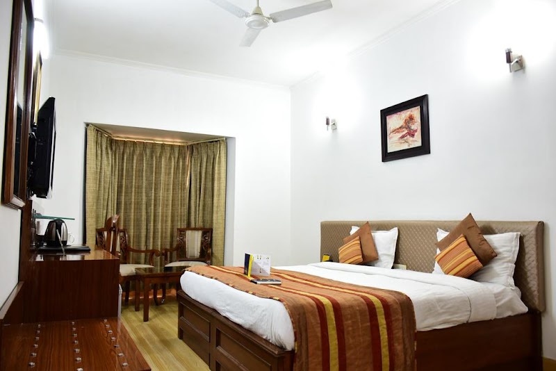 Hotel Windsor Castle - Hotel Windsor Castle 66, Jacaranda Marg, DLF Phase 2, Sector 25, Gurugram, Haryana 122002, India