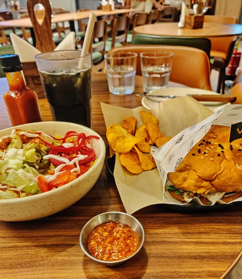 Perilicious - Smash Burgers & Grills | Elan Epic Gurgaon - Perilicious - Smash Burgers & Grills | Elan Epic Gurgaon, LG-28,29, Sector 70, Gurugram, Haryana 122001, India