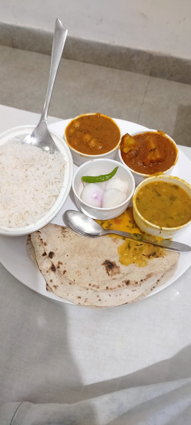 Hotel Radhika - Hotel Radhika 6GW9+M6X, Pithora, Parsapali, Chhattisgarh 493551, India