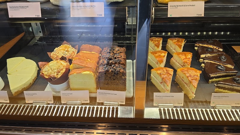 Starbucks Coffee | VIP Road | Raipur - Starbucks Coffee | VIP Road | Raipur, Unit No 8 to 10, Currency Tower Main Road Ge, VIP Rd, Corner, Raipur, Chhattisgarh 492001, India