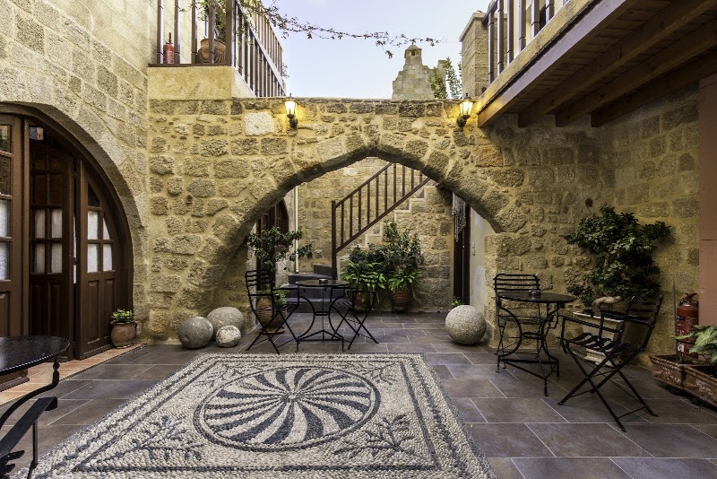Camelot Traditional & Classic Hotel