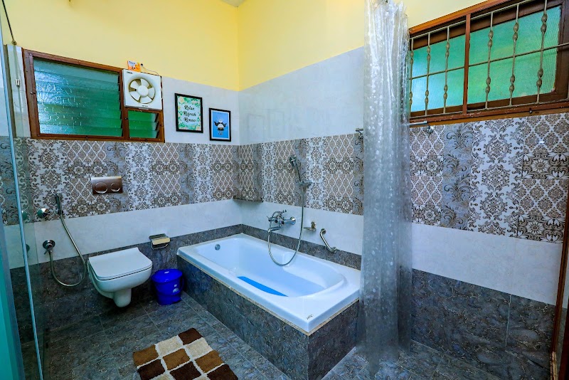 Bay Homes 2BHK W/T Bathtub Near Rock Beach - Bay Homes 2BHK W/T Bathtub Near Rock Beach No.96 & 98, Eswaran Dharmaraja Kovil St, Heritage Town, Puducherry, 605001, India