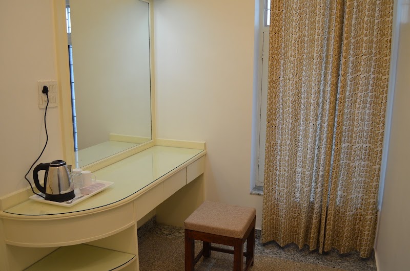 Oasis House - Oasis House 196, Gandhi Path, Queens Rd, opposite Utsav Marriage Garden, Guru Jhambeshwar Nagar A, Block E, Vaishali Nagar, Jaipur, Rajasthan 302021, India
