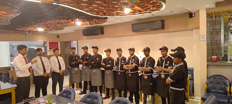 Shree khodiyar kathiyawadi dhaba - Shree khodiyar kathiyawadi dhaba, UG 16/17, Black Bunny Circle, Vacanza Trade Center, VIP Rd, near Sidhhi Vinayak Mandir, Vesu, Surat, Gujarat 395007, India