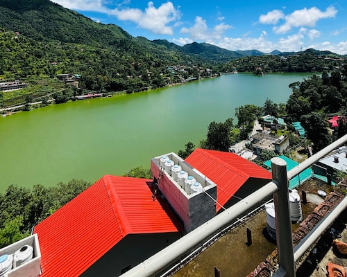 RnR Premium Stay - RnR Premium Stay Joon estate, near Veterinary Hospital, Bhimtal, Harinagar Chanddeva, Uttarakhand 263136, India