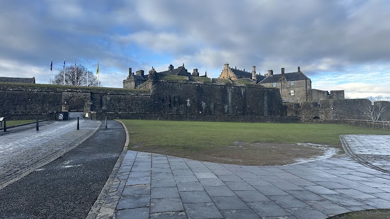 Stirling Railway Station - Stirling Railway Station, Goosecroft Rd, Stirling FK7 7NU, UK