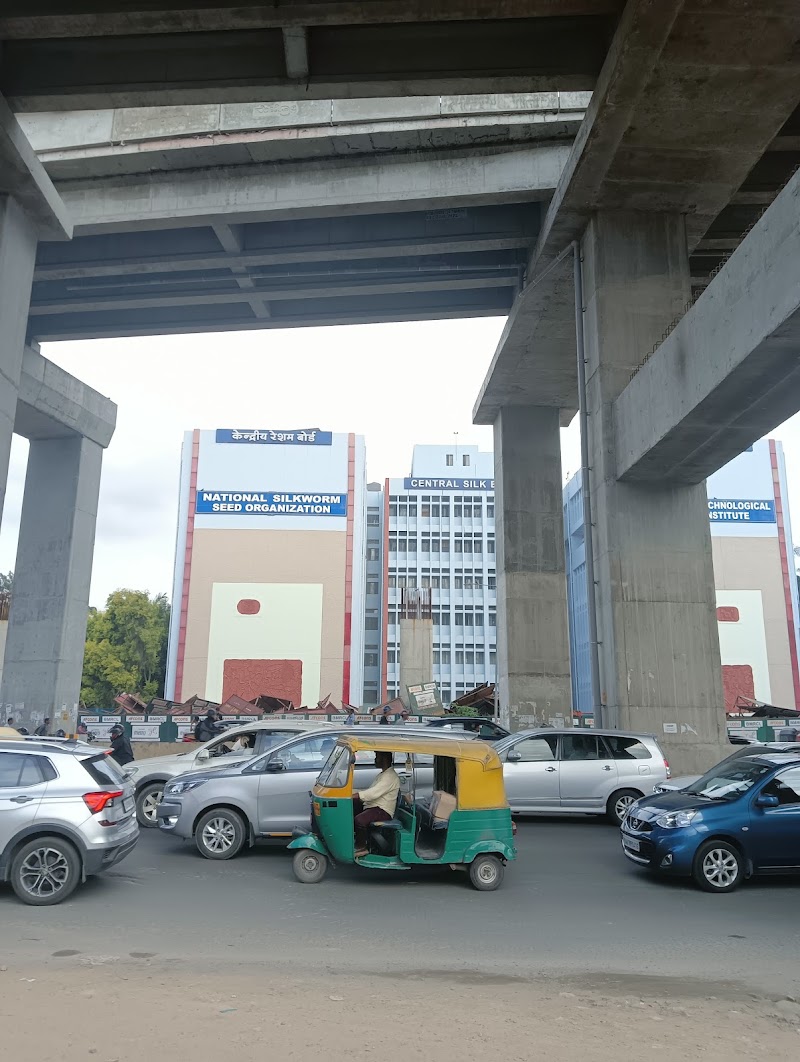 Silk Board Signal - Silk Board Signal Phase 3, 507, Hosur Rd, Muneswara Nagar, Sector 6, HSR Layout, Bengaluru, Karnataka 560068, India