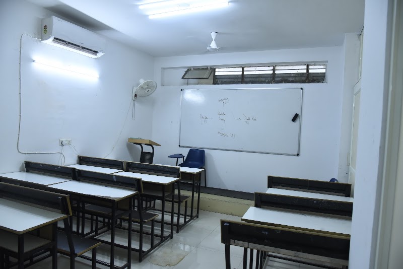 Goyal Classes for NEET/IIT-JEE/Foundation/Boards - Goyal Classes for NEET/IIT-JEE/Foundation/Boards SCO 14, Sector 4, Huda Market, near PNB Bank, Gurgaon Rural, Gurugram, Haryana 122006, India