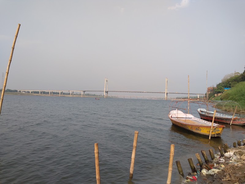 Saraswati Ghat - Saraswati Ghat Parade Ground Road, Near, New Yamuna Bridge, Allahabad fort, Prayagraj, Uttar Pradesh 211006, India