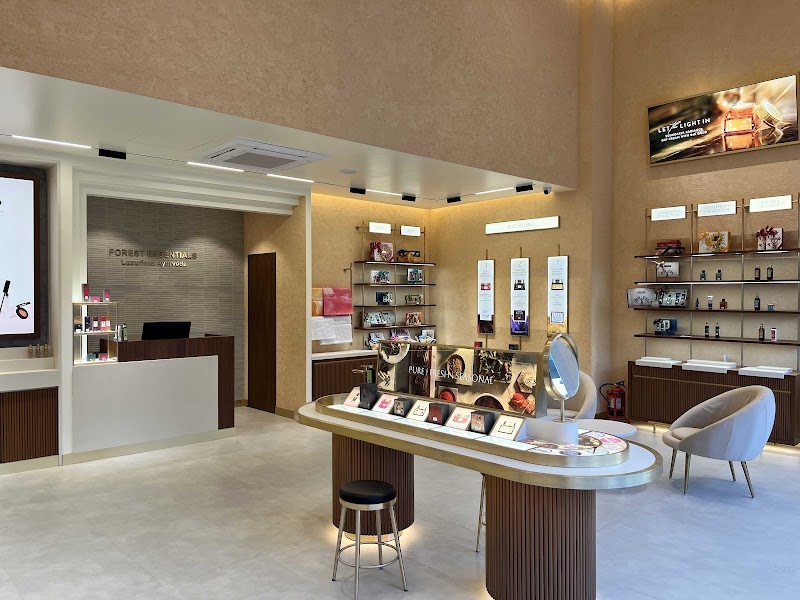 Forest Essentials - Forest Essentials Shop No: SAC-402, Ground Floor, Lamcy Plaza, Kammanahalli Main Rd, HRBR Layout 2nd Block, HRBR Layout, Kalyan Nagar, Bengaluru, Karnataka 560043, India