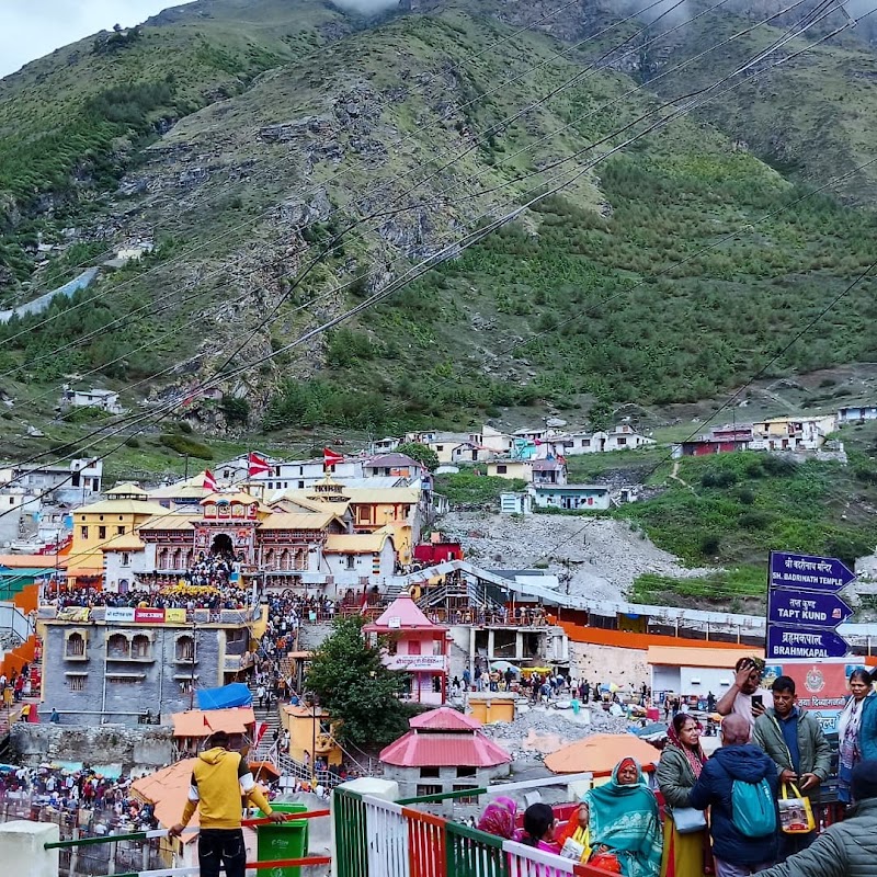Himalayantop Travels - Himalayantop Travels, Main market, Ukhimath, Semtalli, Uttarakhand 246469, India