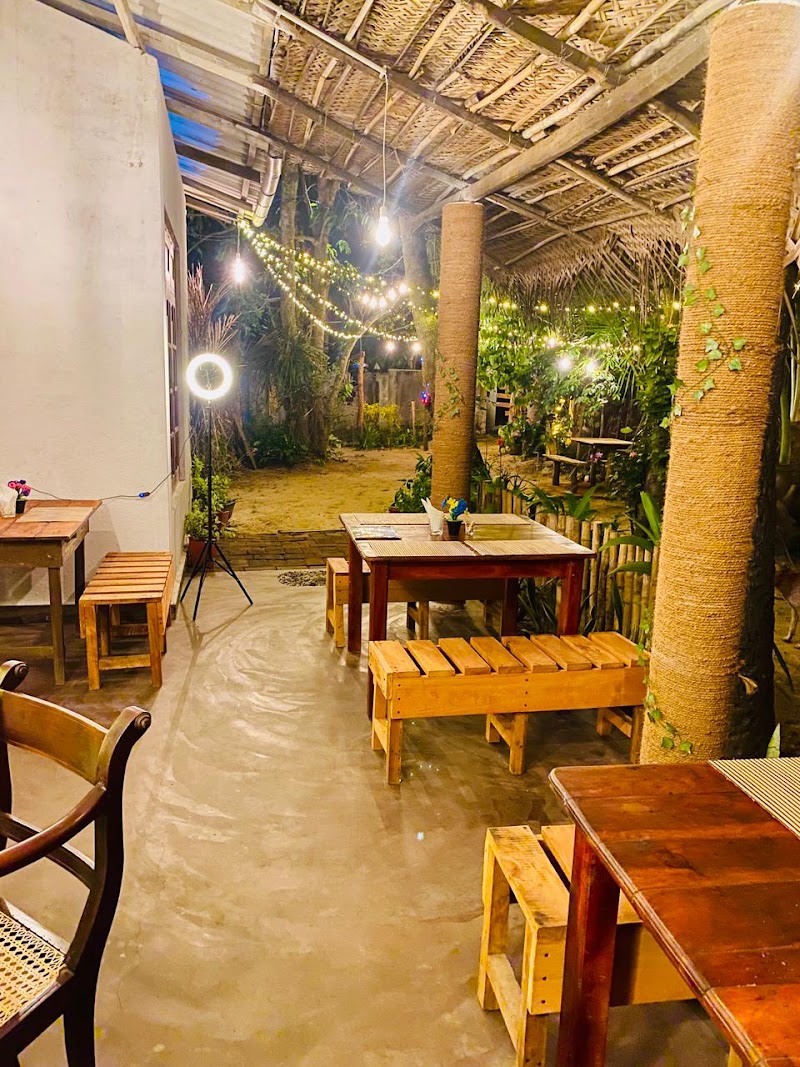 YOB chill cafe & Restaurant - YOB chill cafe & Restaurant 217/2/A Mahasenpura, Tissamaharama 82600, Sri Lanka