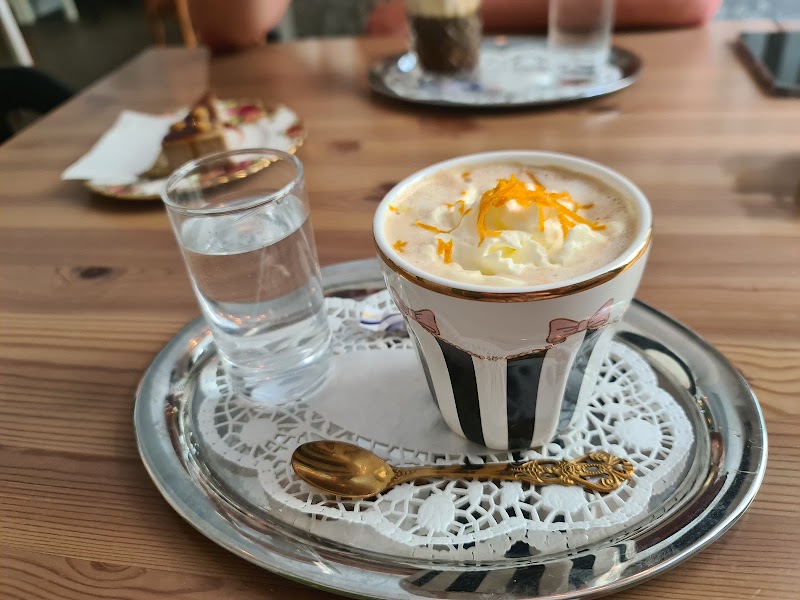 Café Grüner Salon - Café Grüner Salon, Hirschengasse 8/Top 1-3, 1060 Wien, Austria