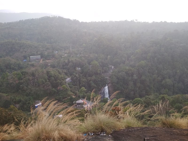 Valara waterfalls view point - Valara waterfalls view point 2RWR+X4R, Munnar - Aluva Rd, Chillithodu, Kerala 685561, India