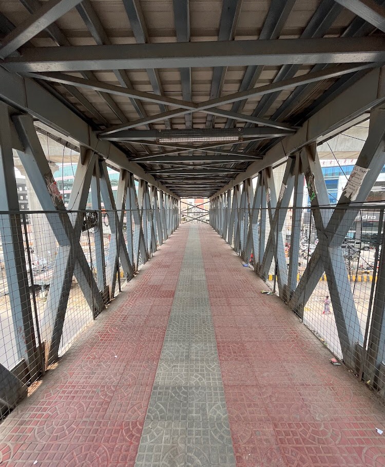 Silk Board Skywalk Bridge - Silk Board Skywalk Bridge WJ6G+Q87, Roopena Agrahara, Bommanahalli, Bengaluru, Karnataka 560068, India