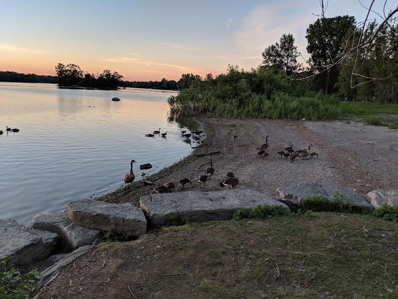 Berge des Baigneurs - Berge des Baigneurs 13 Rue Hotte, Laval, QC H7L 2R2, Canada