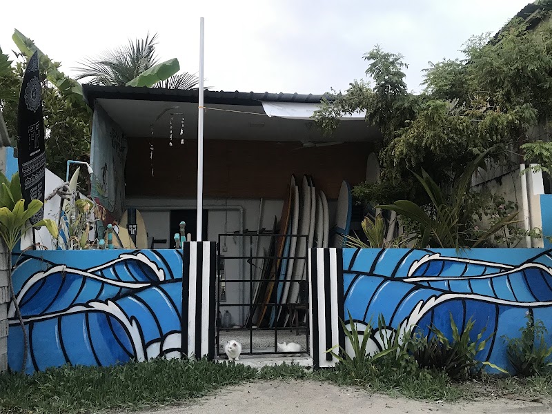 Raalhu Edhuru Surf School