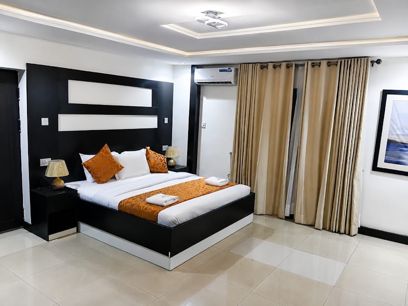 Main Avenue Residence - Main Avenue Residence 5 Seriki Abass Cres, Oshodi-Isolo, Lagos 102214, Lagos, Nigeria