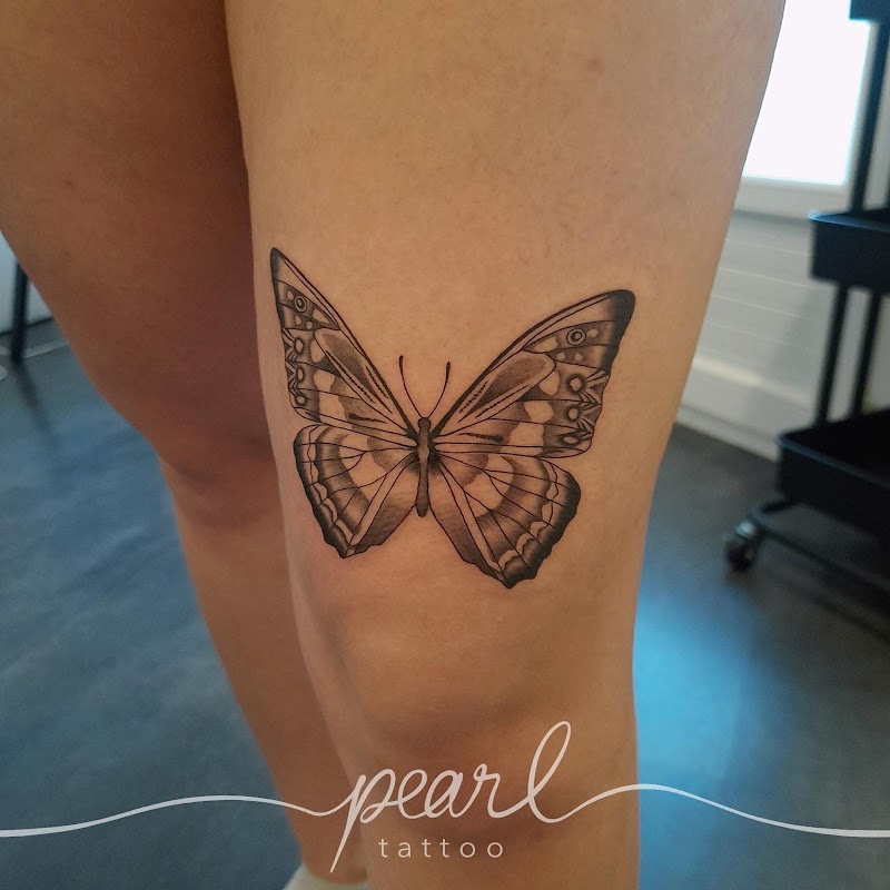 Pearl Tattoo - Studio de tatouage privé - Pearl Tattoo - Studio de tatouage privé 4 Rue du Château, 44640 Le Pellerin, France