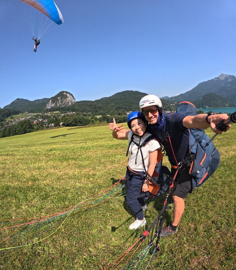 Tandem Paragliding & Flugschule Salzkammergut - Tandem Paragliding & Flugschule Salzkammergut, Konrad-Lesiak-Platz 5, 5340 St. Gilgen, Austria