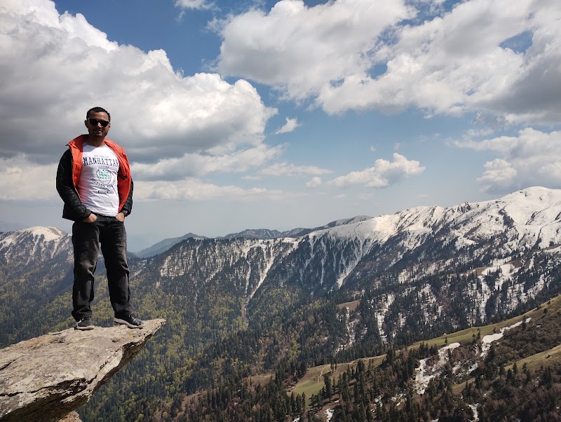 Chanshal Pass - Chanshal Pass 5XWQ+QF7 Chanshal Pass, D.P.F. Topn Jasan, Himachal Pradesh 171208, India