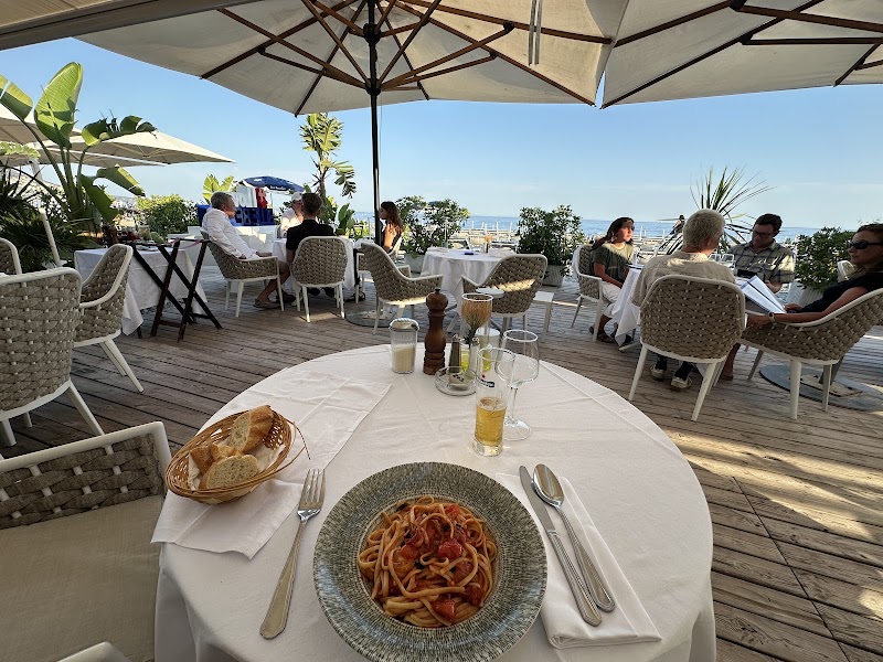 Blue Beach - Blue Beach, 32 Prom. des Anglais, 06000 Nice, France