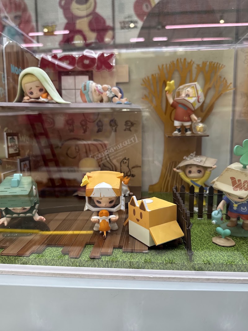52TOYS EmSphere - 52TOYS EmSphere 628 Sukhumvit Rd, Khwaeng Khlong Tan, Khet Khlong Toei, Krung Thep Maha Nakhon 10110, Thailand
