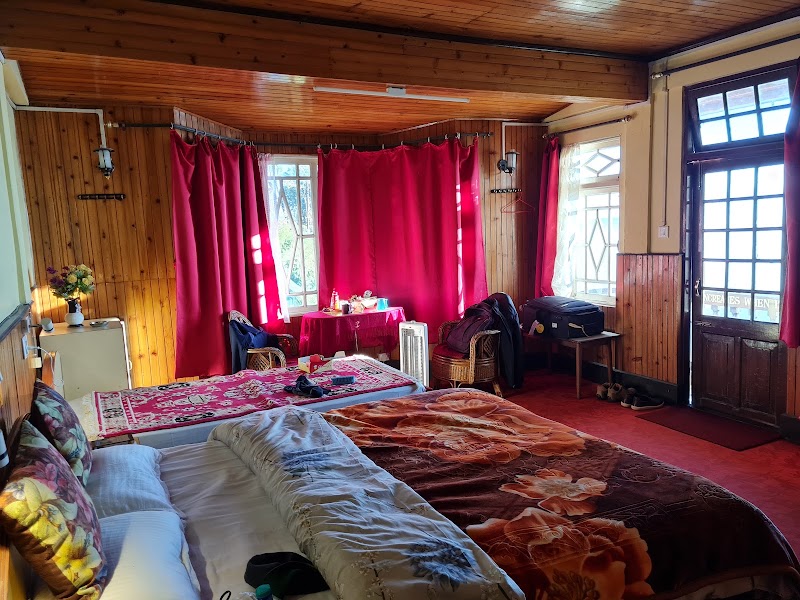 Classic Guest House - Classic Guest House 27W9+47C, Manbari Basti, Darjeeling, West Bengal 734101, India