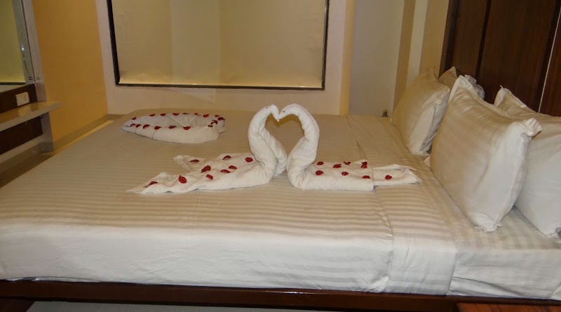 The Temple View Hotel - The Temple View Hotel, Manmad Rd, opp. Sai Temple Nagar, Sai Nagar, Shirdi, Maharashtra 423109, India
