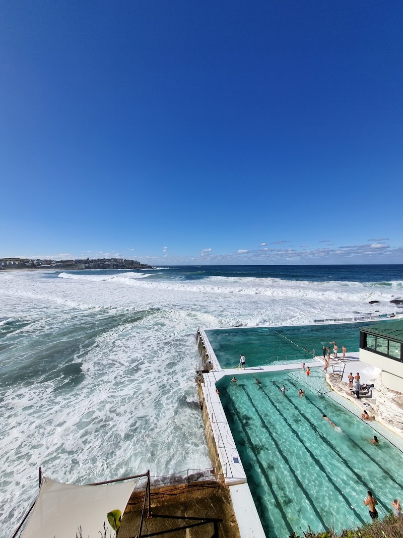 Bondi Icebergs Swimming CLUB - The Bergs Bistro - Bondi Icebergs Swimming CLUB - The Bergs Bistro 1 Notts Ave, Bondi Beach NSW 2026, Australia