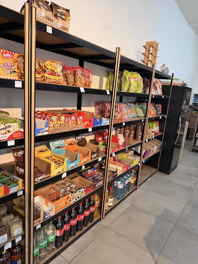 A. Central Shop & Cafe - A. Central Shop & Cafe Bloch-Bauer-Promenade 4/1A, 1100 Wien, Austria