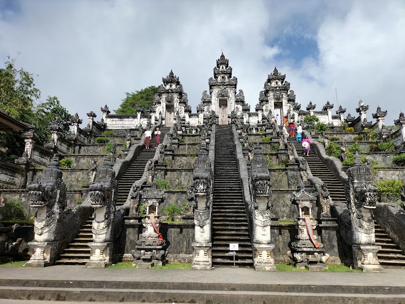 Penataran Agung Lempuyang Temple - Penataran Agung Lempuyang Temple, JJ5H+GQF, Jl. Pura Telaga Mas Lempuyang, Tri Buana, Kec. Abang, Kabupaten Karangasem, Bali 80852, Indonesia