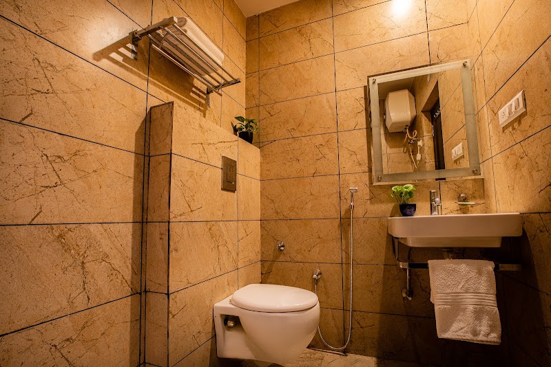 Hotel Mansar Jammu - Hotel Mansar Jammu Raghunath Mandir Rd, near Tourist Reception Centre & Dennis, Prem Nagar, Old Heritage City, Jammu, 180001