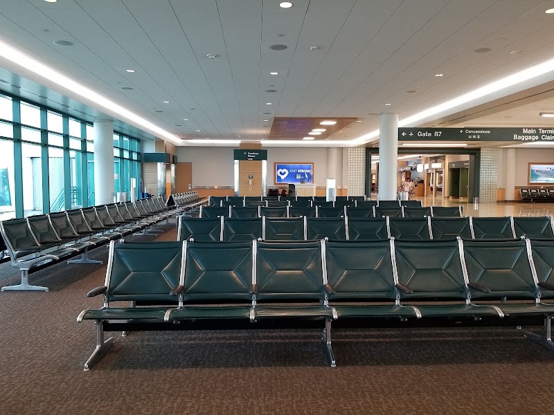 Sarasota Bradenton International Airport - Sarasota Bradenton International Airport, 6000 Rick Piccolo Cir, Sarasota, FL 34243, USA