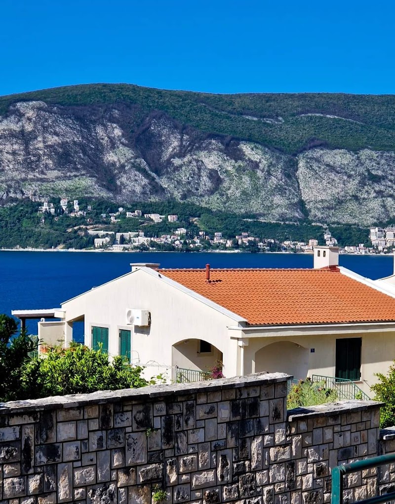 Seaside Apartments - Seaside Apartments, Prcanj 208 Kotor, Prčanj 85330, Montenegro