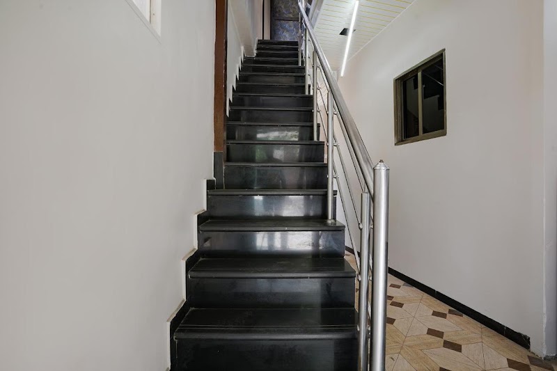 Hotel Budget Inn - Hotel Budget Inn CTS NO 1673, Military Rd, near Crystal Enclave, Bhavani Nagar, APT, Andheri East, Mumbai, Maharashtra 400059, India