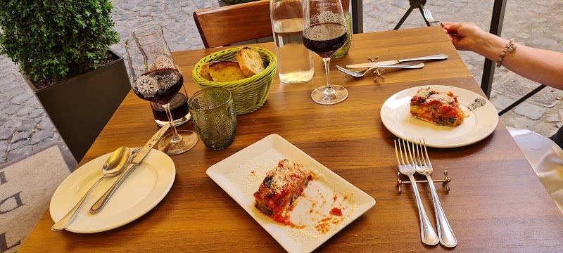La Taverna dei Fori Imperiali - La Taverna dei Fori Imperiali Via della Madonna dei Monti, 9, 00184 Roma RM, Italy
