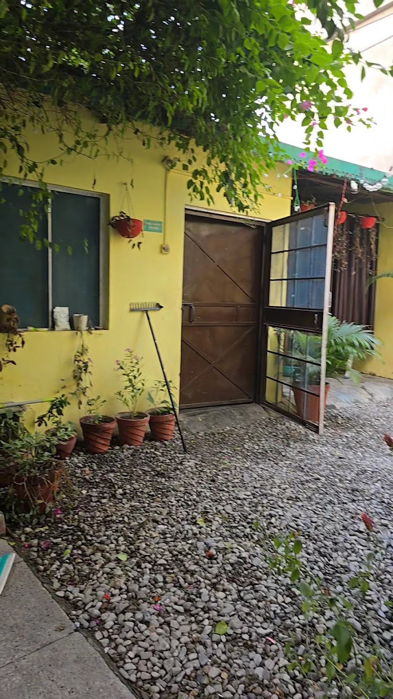 Sharma Nivas Airbnb - Himalay Homestays - Sharma Nivas Airbnb - Himalay Homestays 306, Jhanda Bazar, Tilak Nagar, Khurbura Mohalla, Dehradun, Uttarakhand 248001, India
