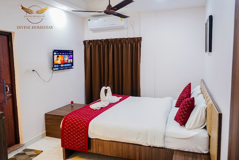 Divine HomeStay - Divine HomeStay 9, Raja Rammohan Roy Rd, opp. bidhan market auto stand, Ward 12, Hakim Para, Siliguri, West Bengal 734001, India