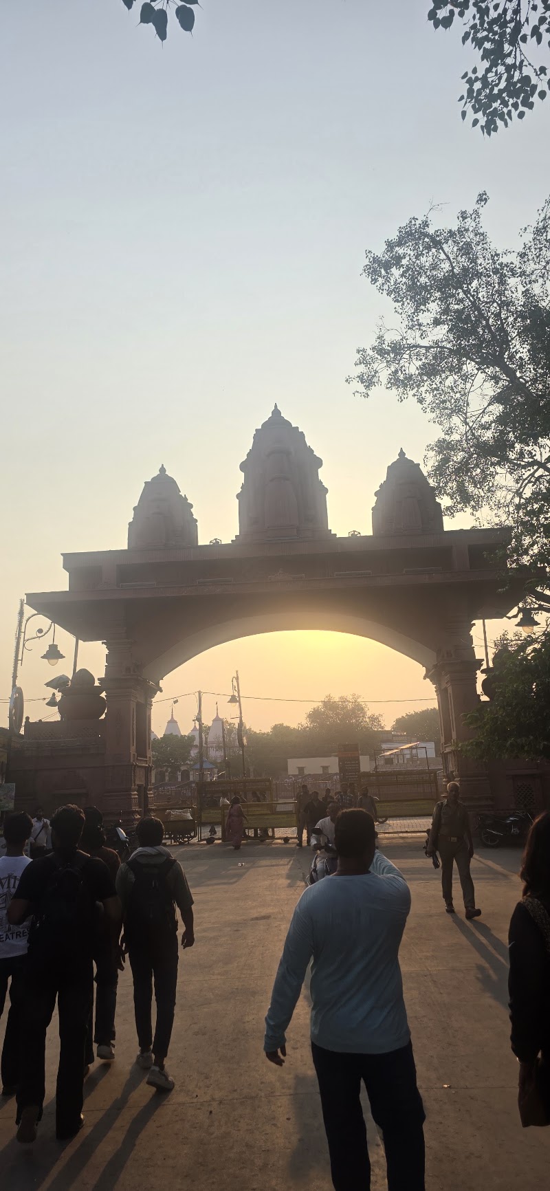 Vrindavan Tour - Vrindavan Tour 61/B, Om Nagar Chamunda Colony, Gayatri Tapobhoomi, Om Nagar Colony, Mathura, Uttar Pradesh 281001, India