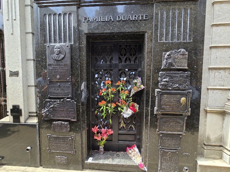 Recoleta Cemetery - Recoleta Cemetery, Junín 1760, C1113 Cdad. Autónoma de Buenos Aires, Argentina