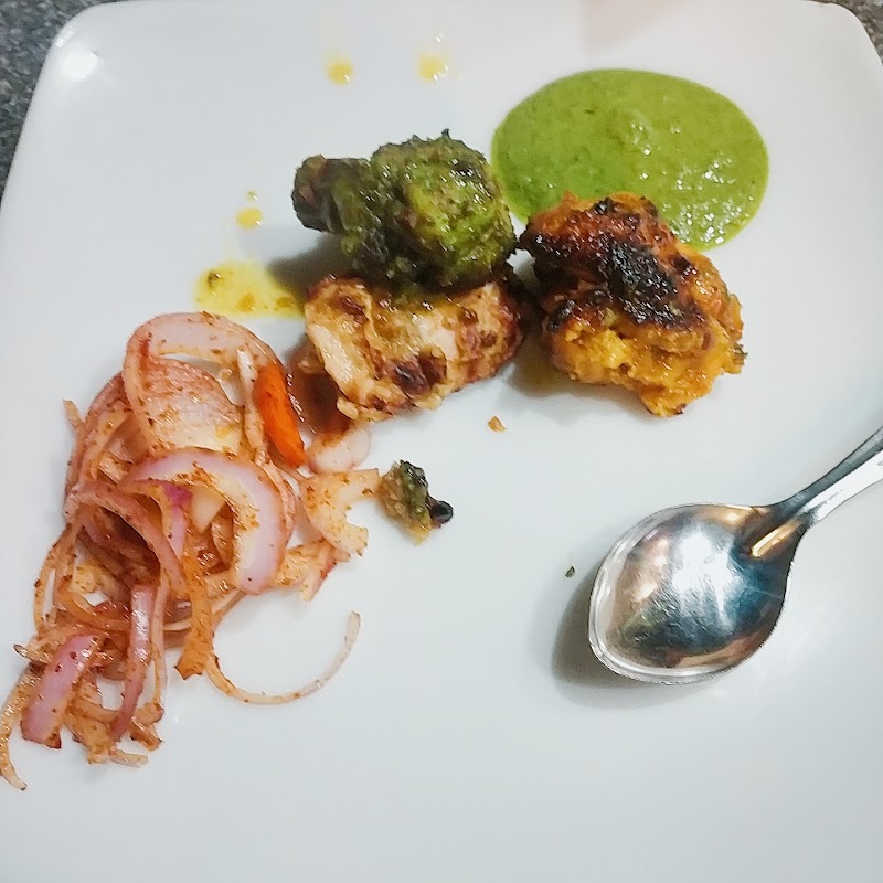 Ismail bhai's hotel khan chacha ( family Garden restaurant ) - Ismail bhai's hotel khan chacha ( family Garden restaurant ) beside Nadgeri Petrol Pump, Bank Colony, Saiful, Rohini Nagar, chowk, Solapur, Maharashtra 413008, India