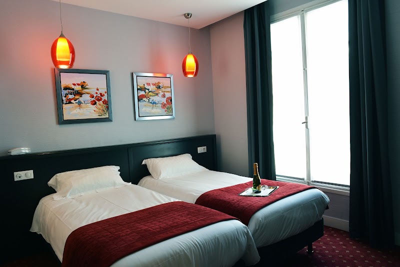 Hotel - Hotel 10 Rue Pierre Semard, 75009 Paris, France