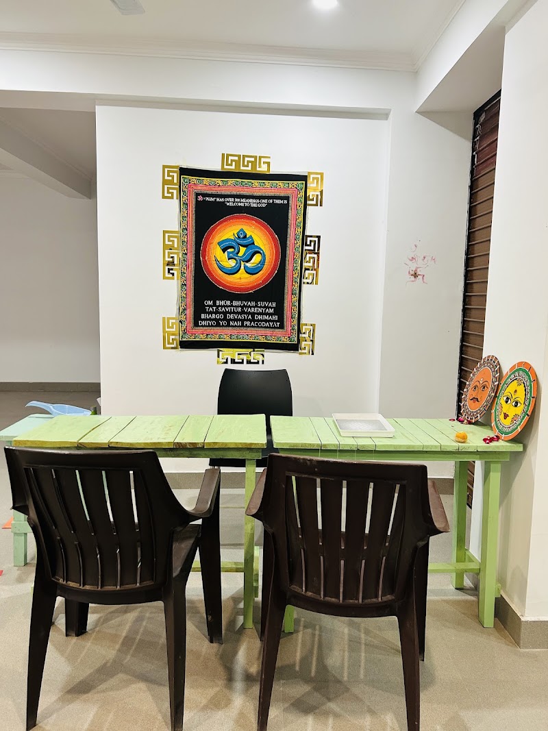 wuiD stayin, wakeupinDoon - wuiD stayin, wakeupinDoon Kanwali Rd, near Ganesh temple, Tilak Nagar, Khurbura Mohalla, Dehradun, Uttarakhand 248001, India