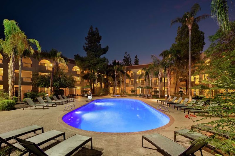 Embassy Suites by Hilton Phoenix Tempe - Embassy Suites by Hilton Phoenix Tempe, 4400 S Rural Rd, Tempe, AZ 85282, USA