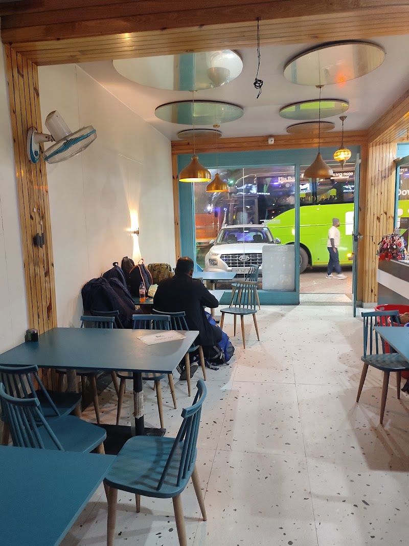 Gateway Homestay and cafe - Gateway Homestay and cafe National Highway 21, Ari - Banjar, Road, Aut, Himachal Pradesh 175121, India