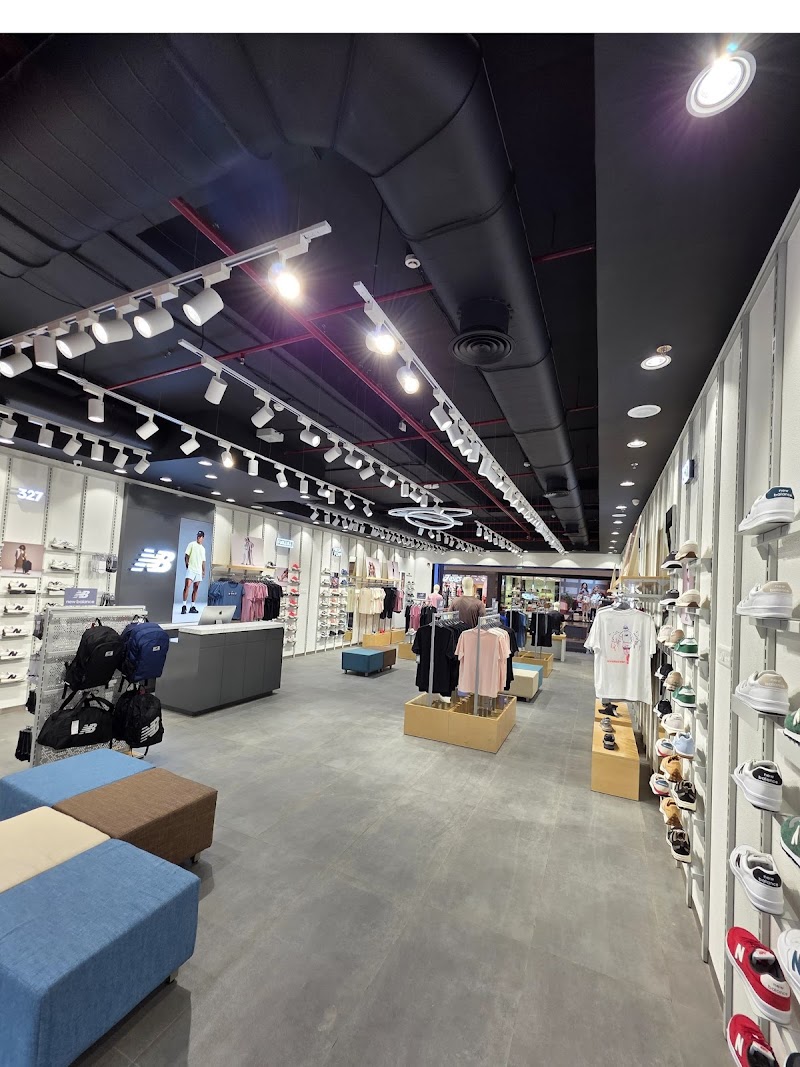 Newbalance Zora Mall Raipur - Newbalance Zora Mall Raipur, UNIT No. UG- 22, opposite Agriculture College, Serikhedi, Jora, Raipur, Chhattisgarh 492012, India